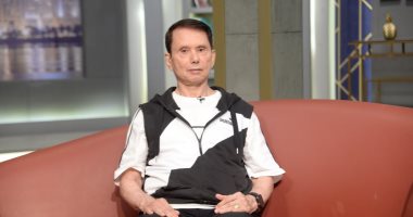 عمرو الليثى يستضيف عز الدين بهادر.. أكبر لاعب كرة قدم محترف فى العالم: العمر مجرد رقم