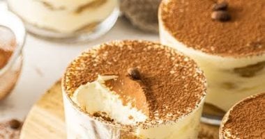 طريقة عمل حلوى التيراميسو فى الكاسات من غير فرن