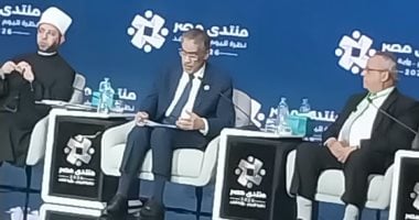 ضياء رشوان بمنتدى مصر: السوشيال ميديا «كائن مسخ» يلتهم الإعلام والثقافة