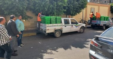 حى العجوزة يوزع 30 صندوق قمامة بالمناطق الحيوية كمرحلة أولى.. صور
