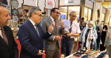 زيارات دبلوماسية وآلاف الزوار من العرب والأجانب وحفلات فى معرض تراثنا