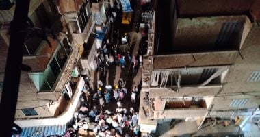 محافظ الإسكندرية ومدير الأمن يتفقدان عقار أبو سليمان المنهار.. صور