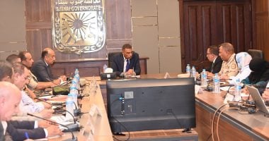 محافظ جنوب سيناء يبحث خطة تطوير أبو رديس واستكمال إنشاء جامعة السويس