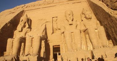 بوابات إلكترونية وتنظيم المسارات لاستقبال متابعى تعامد الشمس بأبوسمبل