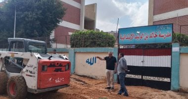 استجابة للأهالى.. حى الطالبية يتحرك لإنهاء مشكلة طفح الصرف بمحيط مجمع مدارس
