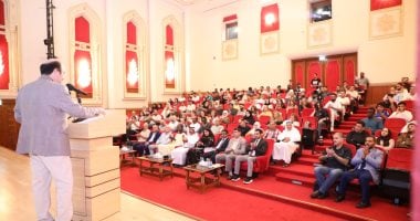 وجدانيات تعبق بالشوق والحنين فى قصائد بيت الشعر بالشارقة.. صور