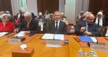 نبيل فهمى يدعو لإنشاء مستودع رقمي موحد للوثائق العربية ويحذر من طمس ذاكرة فلسطين