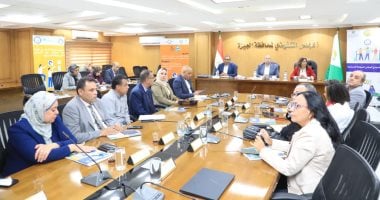 محافظ الجيزة يتابع إعداد نموذج الموازنة التشاركية بالصف وأطفيح