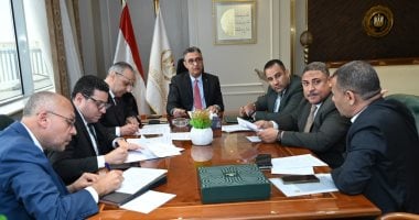 وزير التموين يبحث طلبات المواطنين المقدمة من أعضاء مجلسى النواب والشيوخ