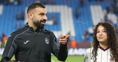 بنات محمد صلاح يخطفن الأنظار في بابارا بارك خلال مواجهة طرابزون وهارتس (صور)