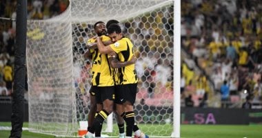 الاتحاد يتخطى الدرعية بثنائية ويشعل صراع المقدمة في الدوري السعودي.. فيديو