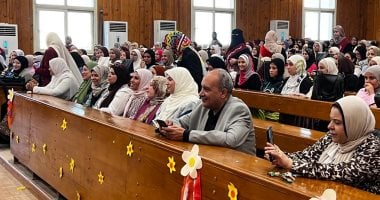 إعلام الفيوم يواصل جولاته داخل الجامعة لتعزيز الوعى الطلابى بالإنجازات القومية