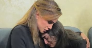 الملكة رانيا تبكي متشحة بالسواد في عزاء ضحايا هجوم كنيسة الكرك.. فيديو