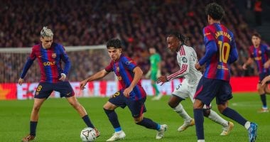 برشلونة ضد ريال مدريد.. تبديل اضطراري للبارسا بعد 30 دقيقة بخروج الشاب سبارت