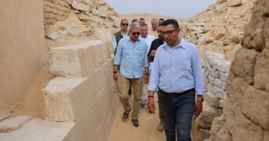 Tourism Minister Inspects Archaeological Excavations at Saqqara
