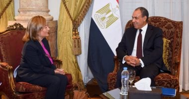 وزير الخارجية يستقبل نائبة رئيس بنك الاستثمار الأوروبي