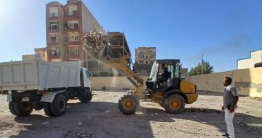 رئيس مركز الخارجة: بدء تطهير أرض المطحن بالبساتين تمهيدًا لنقل سوق الخميس