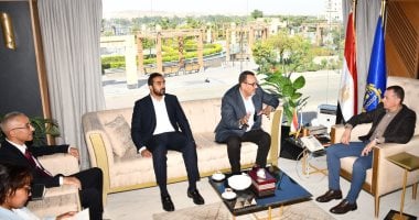 محافظ أسوان يبحث مع مساعد وزير السياحة تعزيز الترويج للمناطق الأثرية
