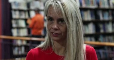 370 كتابا فى 20 شهرا.. قصة كاتبة طوعت الذكاء الاصطناعى لجنى الملايين