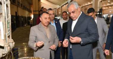 وزير الدولة للإنتاج الحربي يتابع سير الإنتاج في "شبرا للصناعات الهندسية"