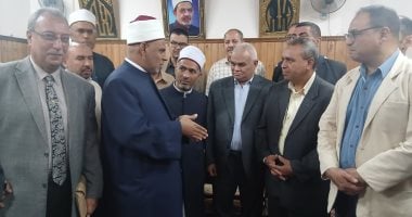 رئيس قطاع المعاهد الأزهرية يتفقد ديوان منطقة سوهاج ويجتمع بمديرى الإدارات