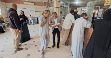 رئيس مدينة أبو النمرس يتابع العمل بالمركز التكنولوجى لتسريع ملفات التصالح
