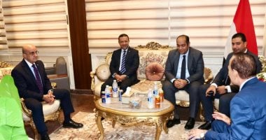 محافظ المنوفية يلتقي رئيس محكمة شبين الكوم الابتدائية