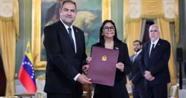 السفير المصري يقدم أوراق اعتماده لرئيسة جمهورية فنزويلا البوليفارية
