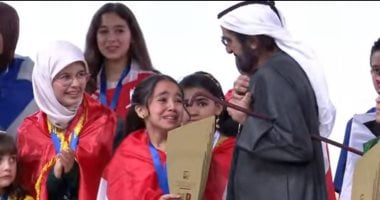 ميار محمد رجب عثمان وتسلمها الرسالة