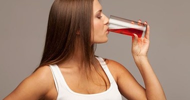الحد من تناول المشروبات والأطعمة السكرية يخفض الكولسترول وضغط الدم