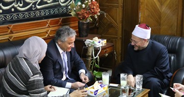 سفير إيطاليا لمفتى الجمهورية: مصر محور الاستقرار بالمنطقة ويجب دعمها