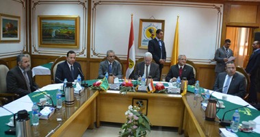 خلال افتتاح الدورة المتخصصة لكليات التربية الرياضية بجامعة المنيا.. وزير التعليم العالى ينعى شهداء حادث سيناء الإرهابى.. محافظ المنيا:  الإرهاب لن ينال من مصر ووحدة شعبها.. والجامعة نبراس العلم والحيا