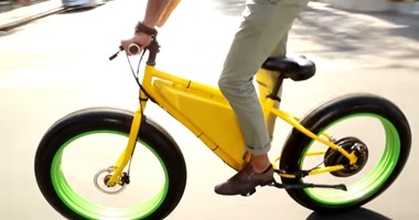 بالفيديو.. دراجة كهربائية جديدة للتغلب على زحمة الطرق