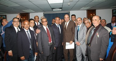 اللجنة النقابية لـ"مصر للطيران" تُكرّم المحالين للتقاعد