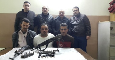 مباحث منيا القمح تضبط تشكيلاً عصابيًا بحوزته أسلحة