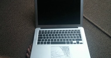 جهاز MacBook Air ينجح فى اختبار إلقائه من فوق 300 متر