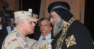 وزير الدفاع للبابا تواضروس: إرادة المصريين ستنتصر على الإرهاب