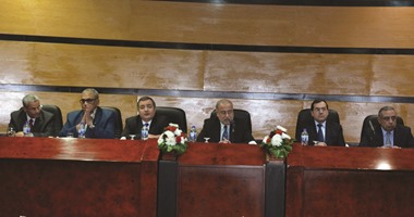 وزير البترول يعقد لقاء موسعا مع رؤساء الشركات لمواجهة تحديات القطاع