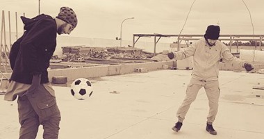 إسلام يكن ينشر صورة لمحمود الغندور يمارس كرة القدم بتنظيم داعش الإرهابى