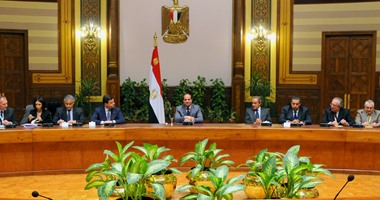 السيسى لوفد رجال أعمال إيطالى: مصر تعمل اقتصاديا من خلال 3 محاور