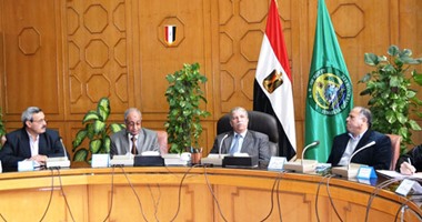 محافظ الإسماعيلية:ندرس تشكيل مجلس استشارى للشباب كهمزة وصل مع المواطنين