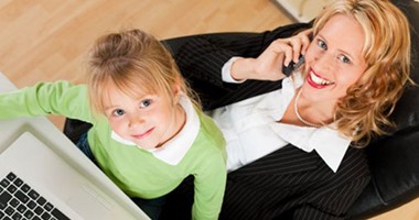 8 نصائح لتنظيم وقت الأم العاملة بين عملها وأسرتها