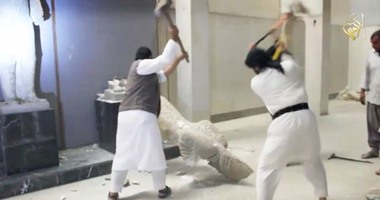 بالفيديو..داعش تدمر آثار متحف مدينة الموصل العراقية وتمثالا نادرا لـ"بوذا"
