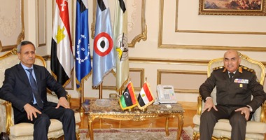 وزير الدفاع يلتقى نظيره الليبى المكلف لبحث العلاقات الثنائية