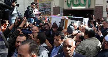 وصول جثمان غسان مطر لمسجد مصطفى محمود بالمهندسين