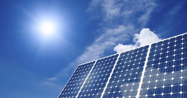 زهران : محطات الطاقة الشمسية وفرت أكثر من 350 ألف لتر سولار للدولة