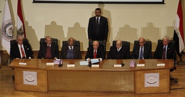 لجنة فحص أوراق الترشح تبدأ عملها بمحكمة العباسية بعد غلق باب التقدم