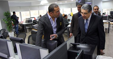 بالصور.. وزير الكهرباء خلال زيارته لـ"اليوم السابع": خطط عاجلة لتفادى قطع التيار
