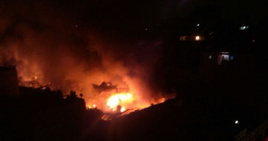 نشوب حريق هائل بأحد المصانع بالعمرانية فى الهرم وانتقال 12 سيارة إطفاء