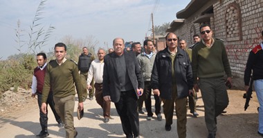 بالصور.. تنفيذ 20 حالة إزالة تعديات بمنطقة شرق النيل فى بنى سويف